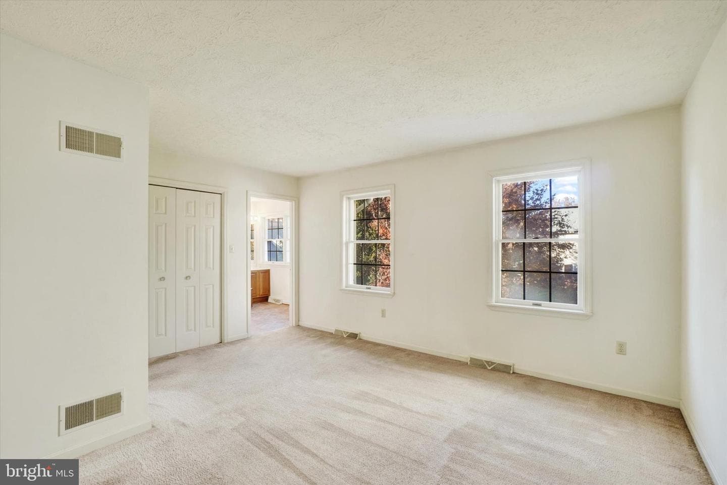 25 Jean Lo Way photo 16