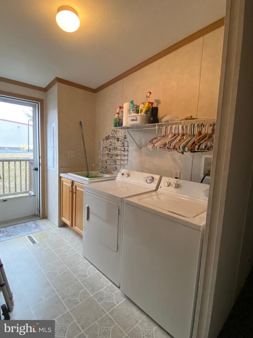 27 E Broadway photo 21