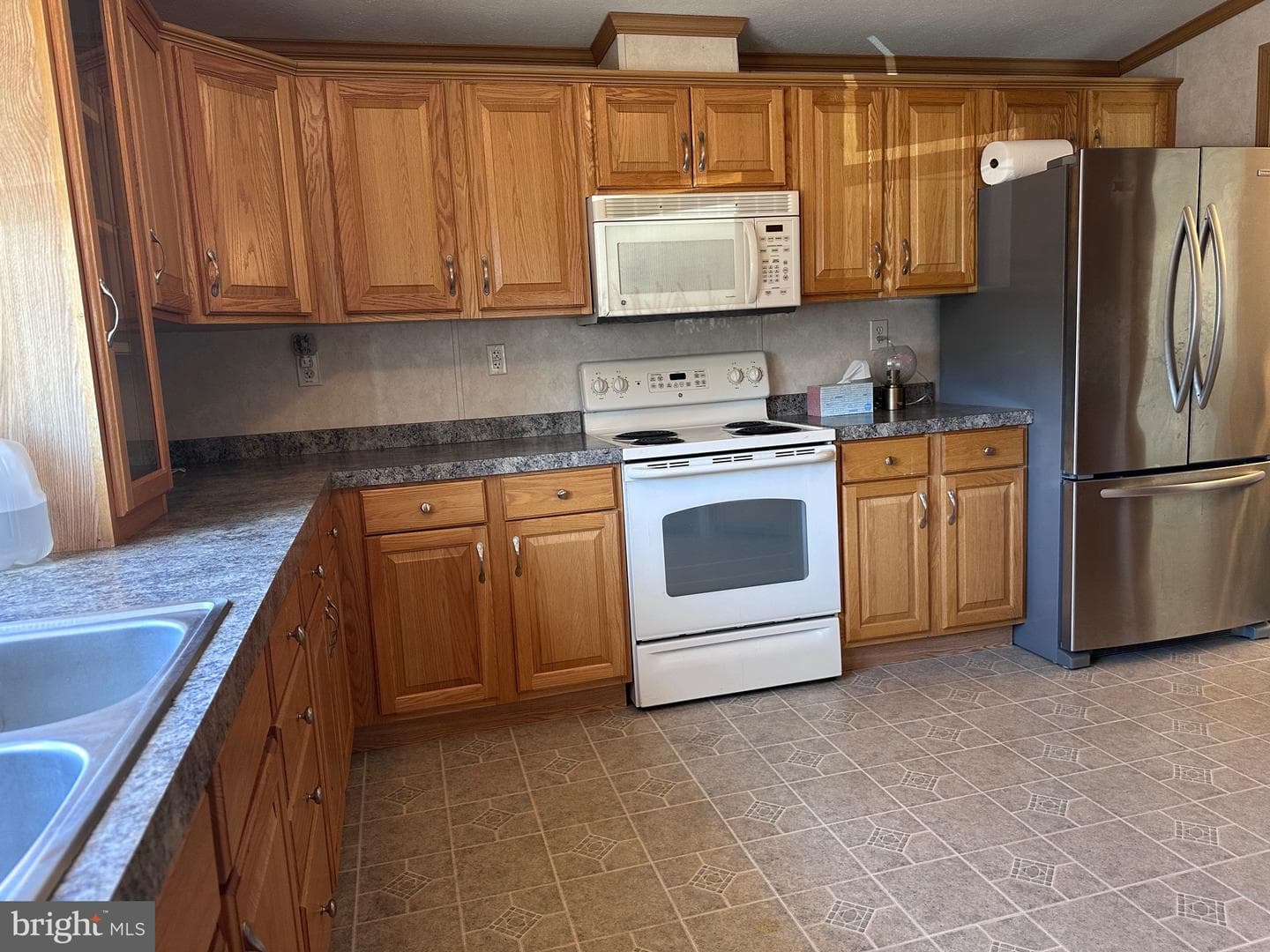 27 E Broadway photo 25