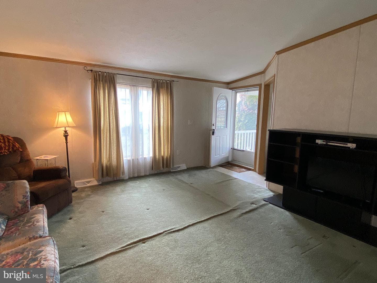 27 E Broadway photo 29