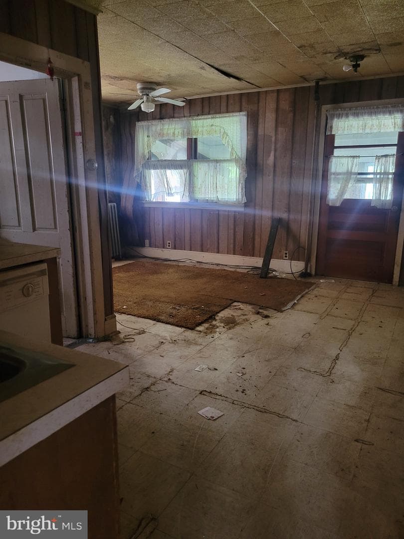 27 E Broadway photo 35