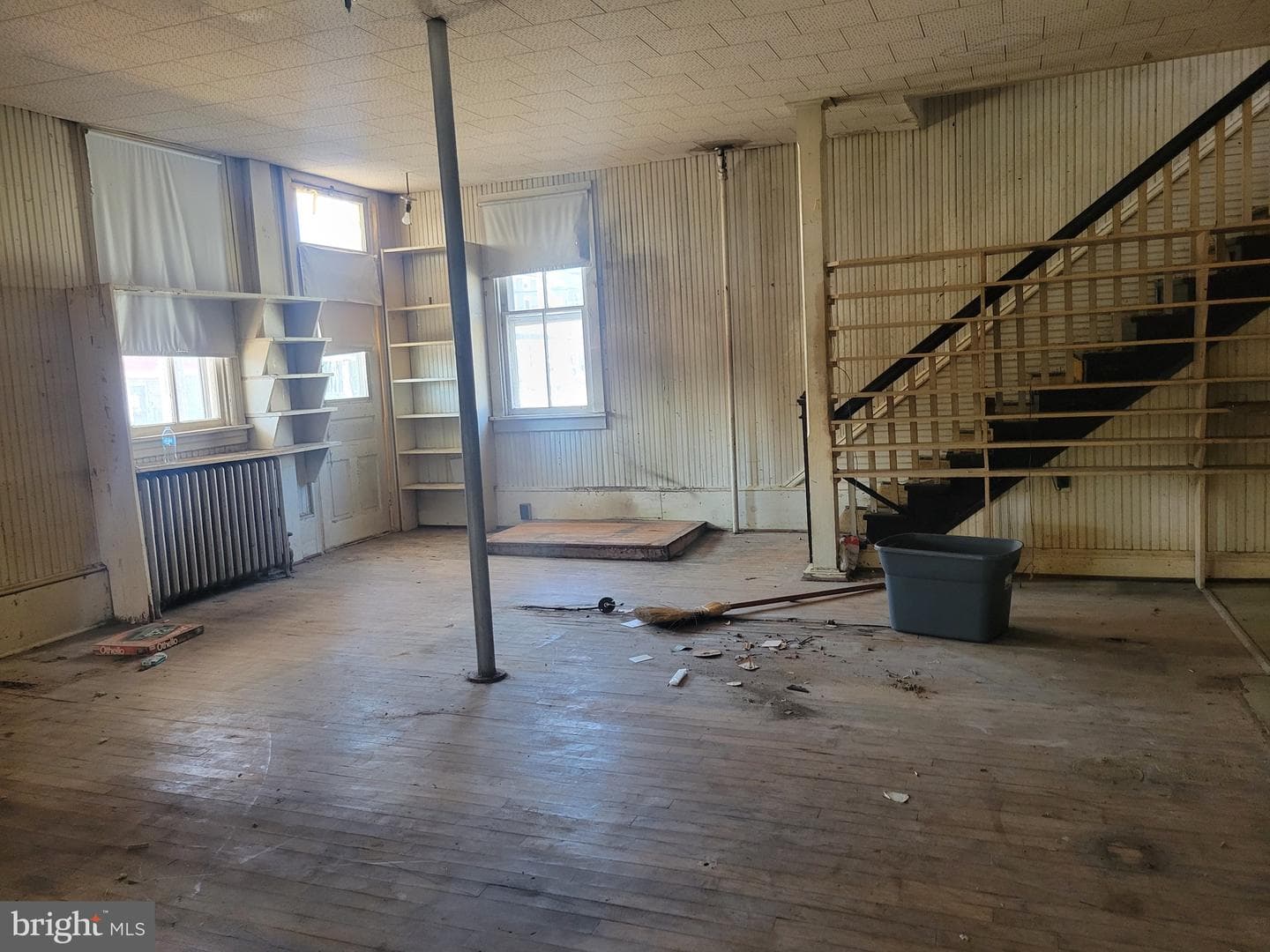 27 E Broadway photo 37