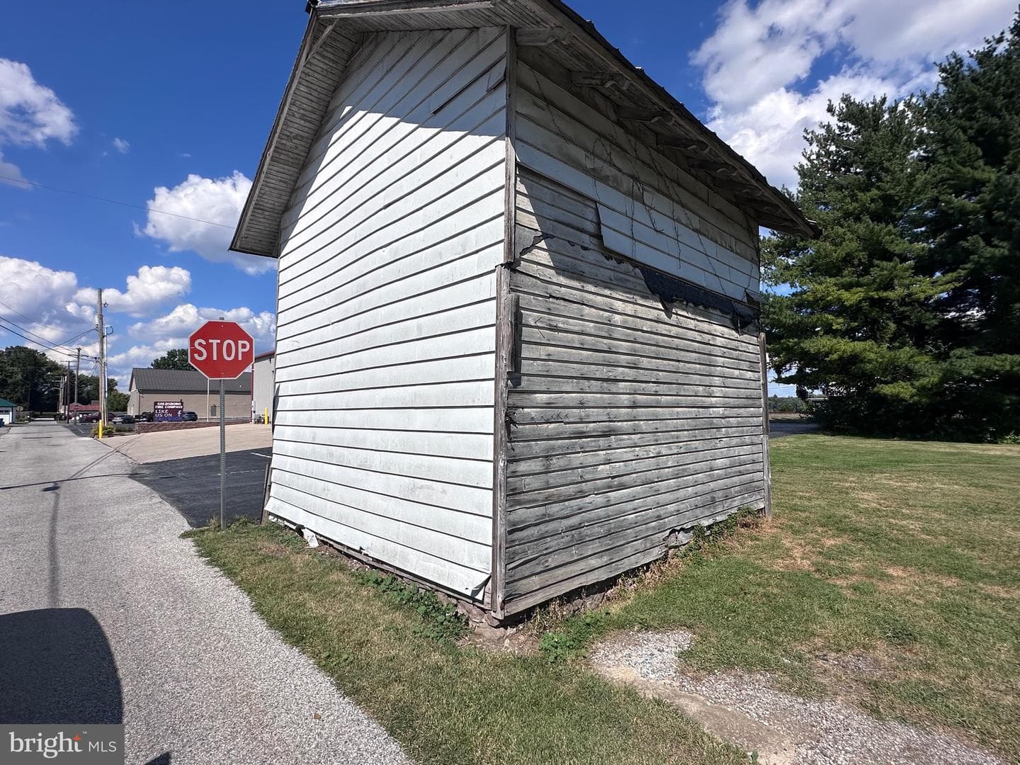 27 E Broadway photo 42