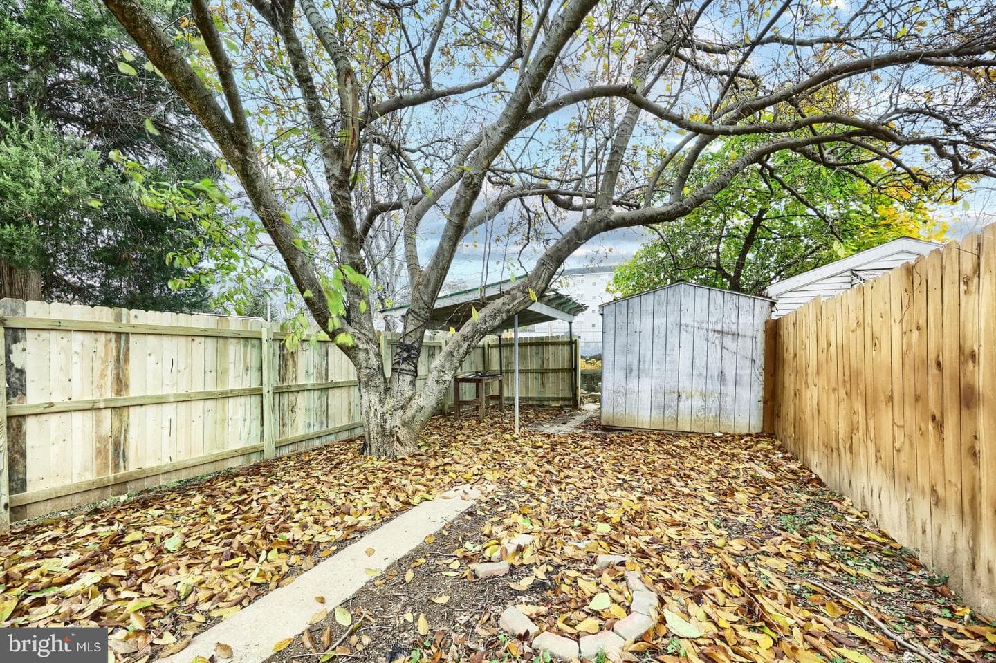 109 W 6th Avenue photo 31