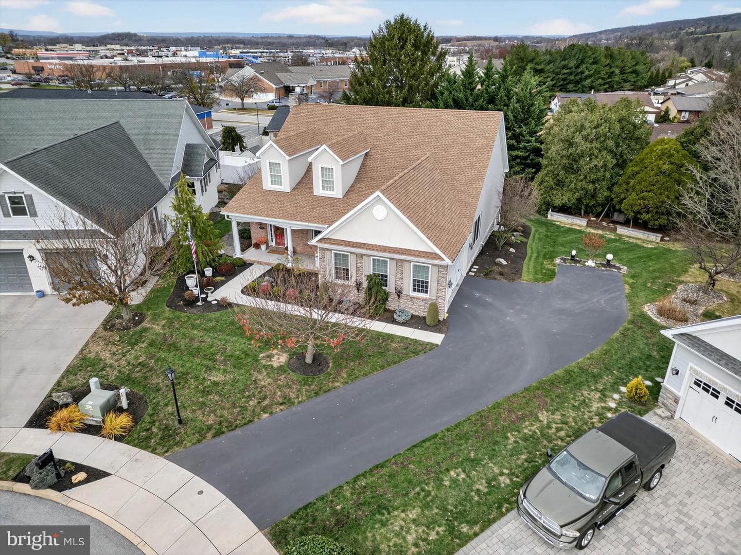 1029 Stonecroft Drive photo 5