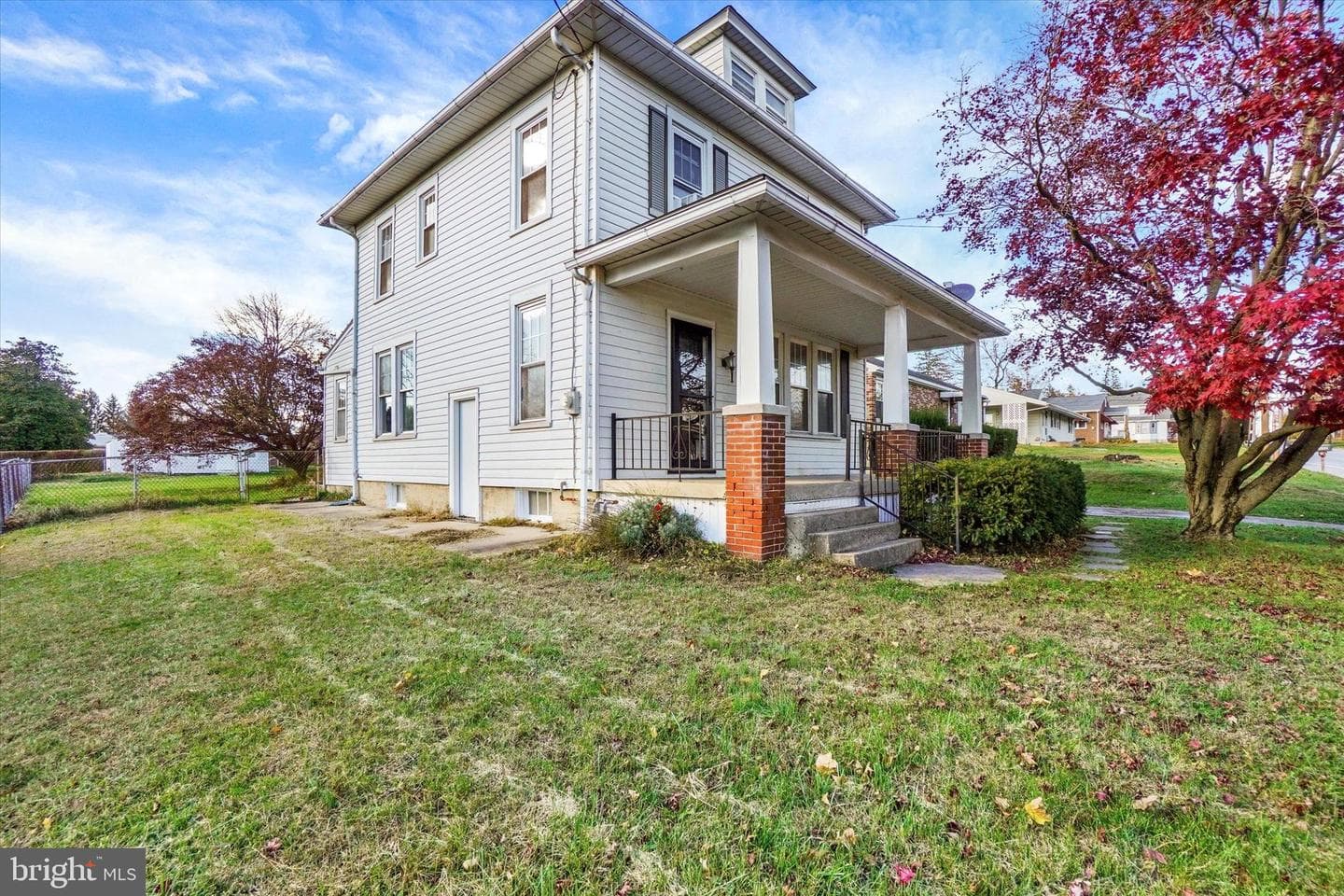 2140 N Sherman Street photo 2