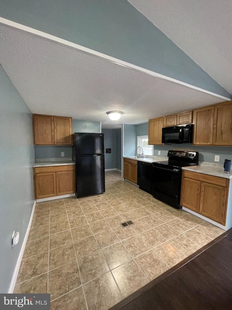 32 Walnut Drive photo 7