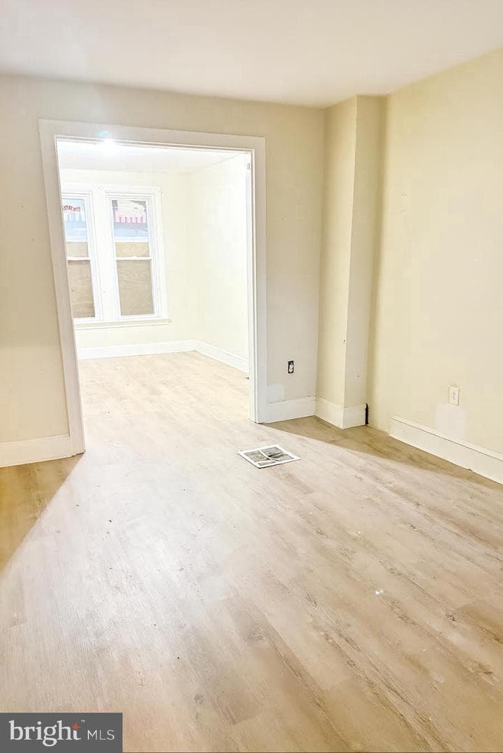 605 W Princess Street photo 6