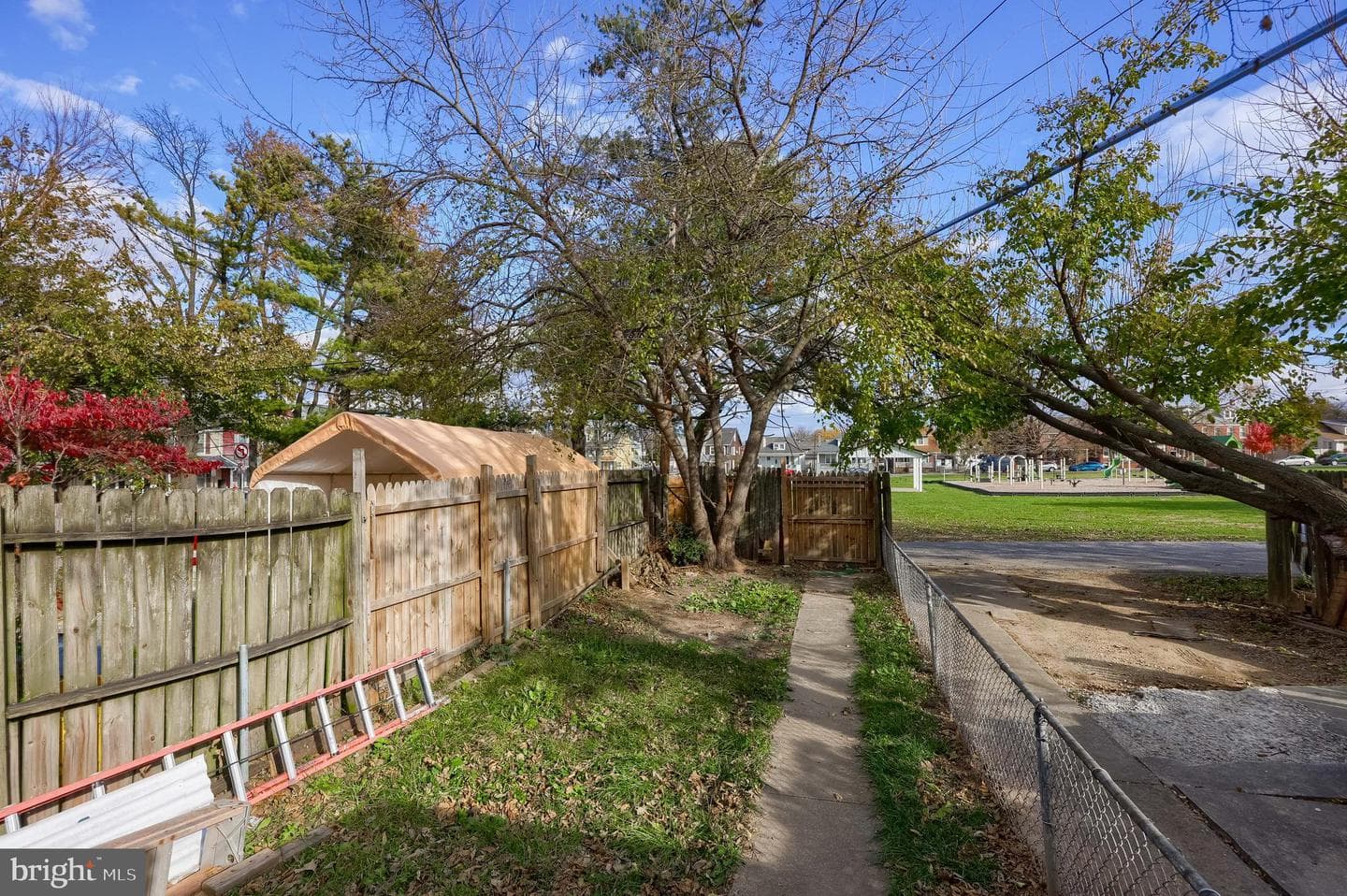 615 Vander Avenue photo 25