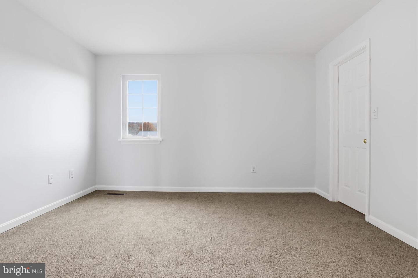645 Fisher Drive photo 24
