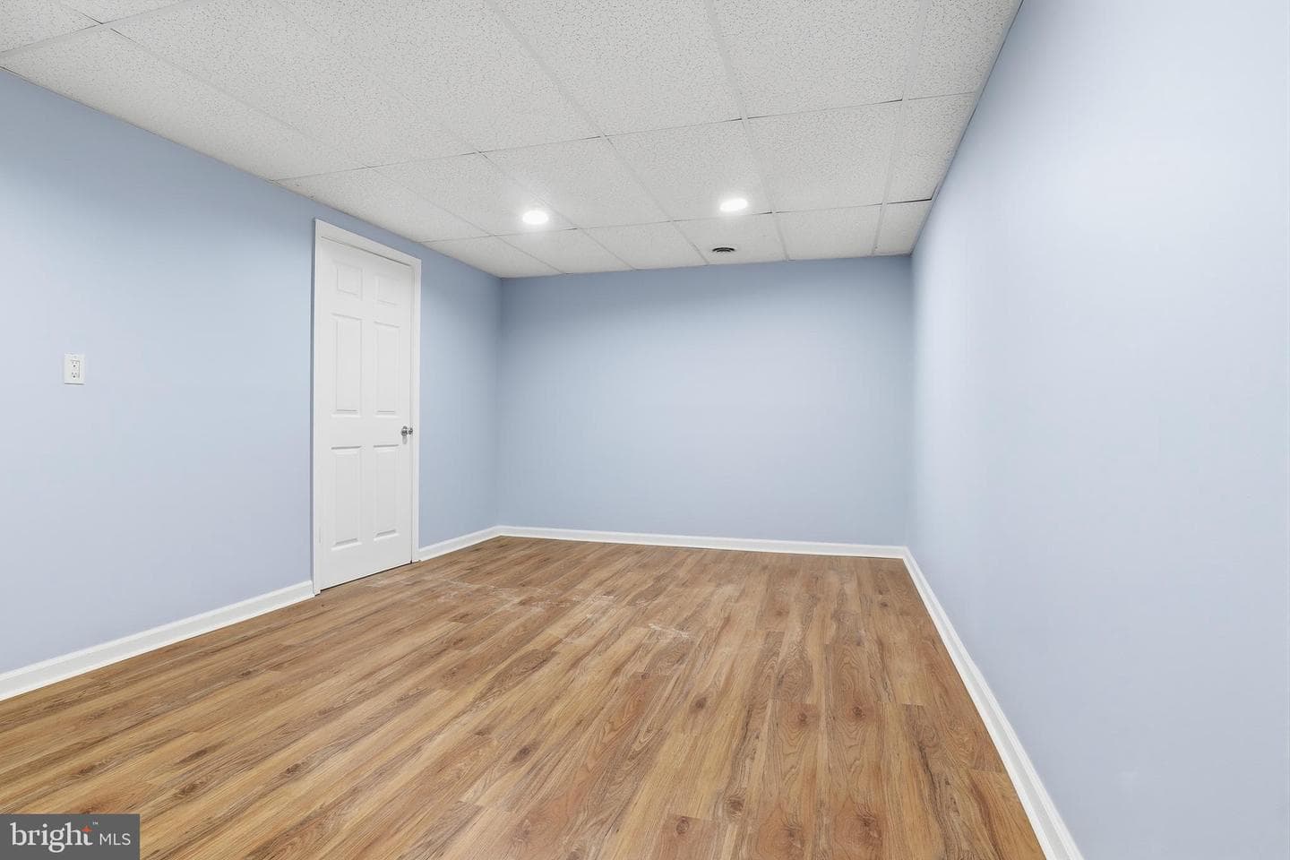 645 Fisher Drive photo 31