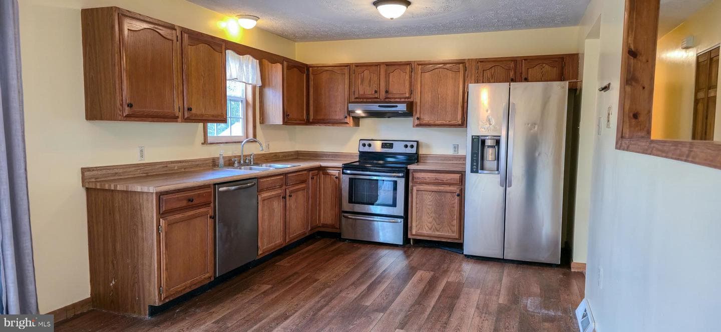 910 E Butter Road photo 17