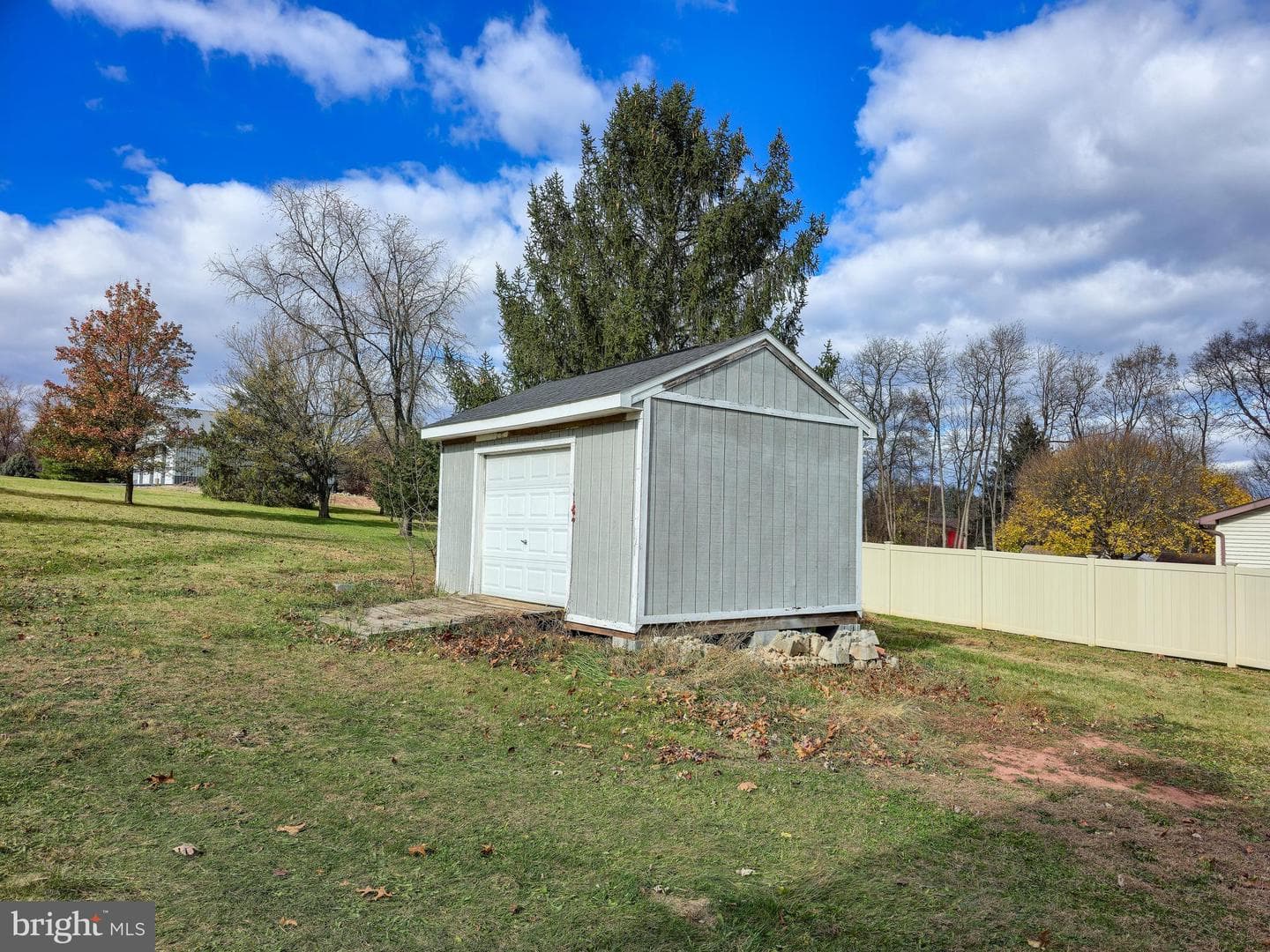 910 E Butter Road photo 6
