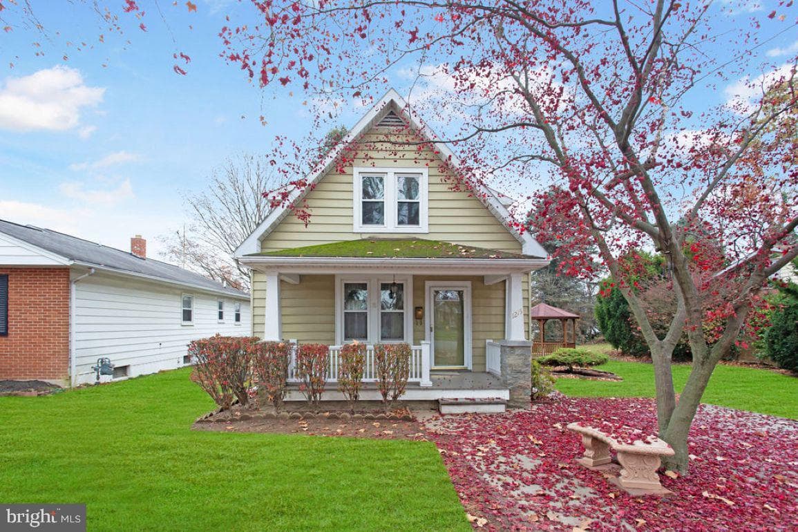 1215 E Walnut Street