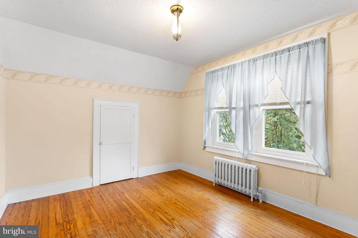 1215 E Walnut Street photo 14