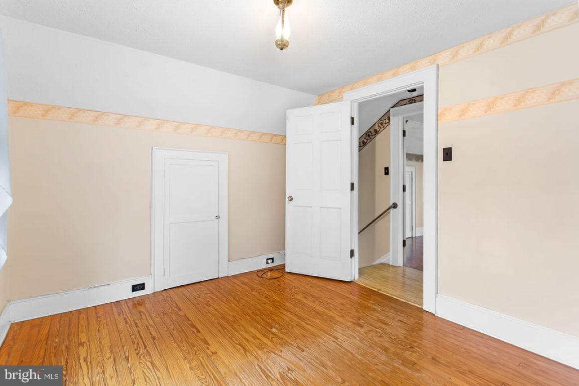 1215 E Walnut Street photo 15