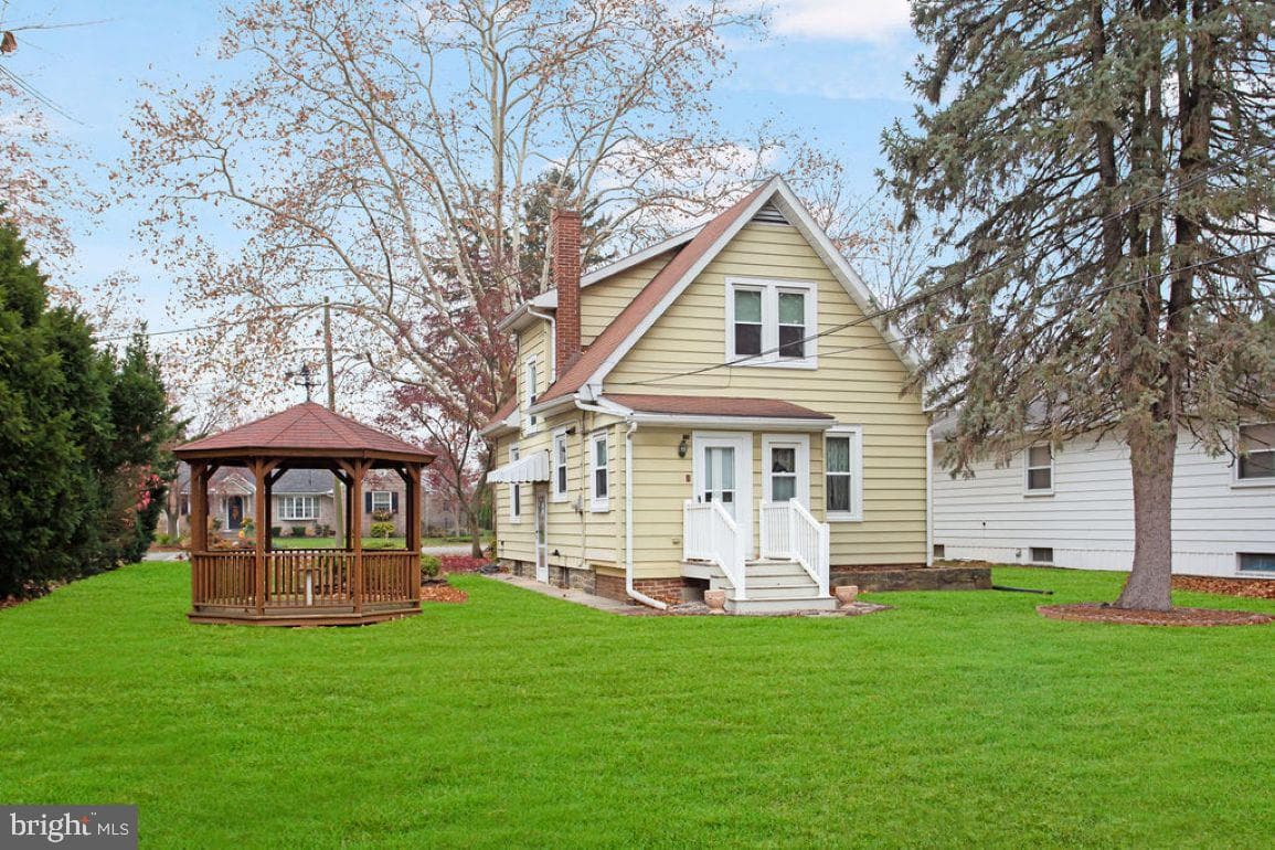 1215 E Walnut Street photo 20