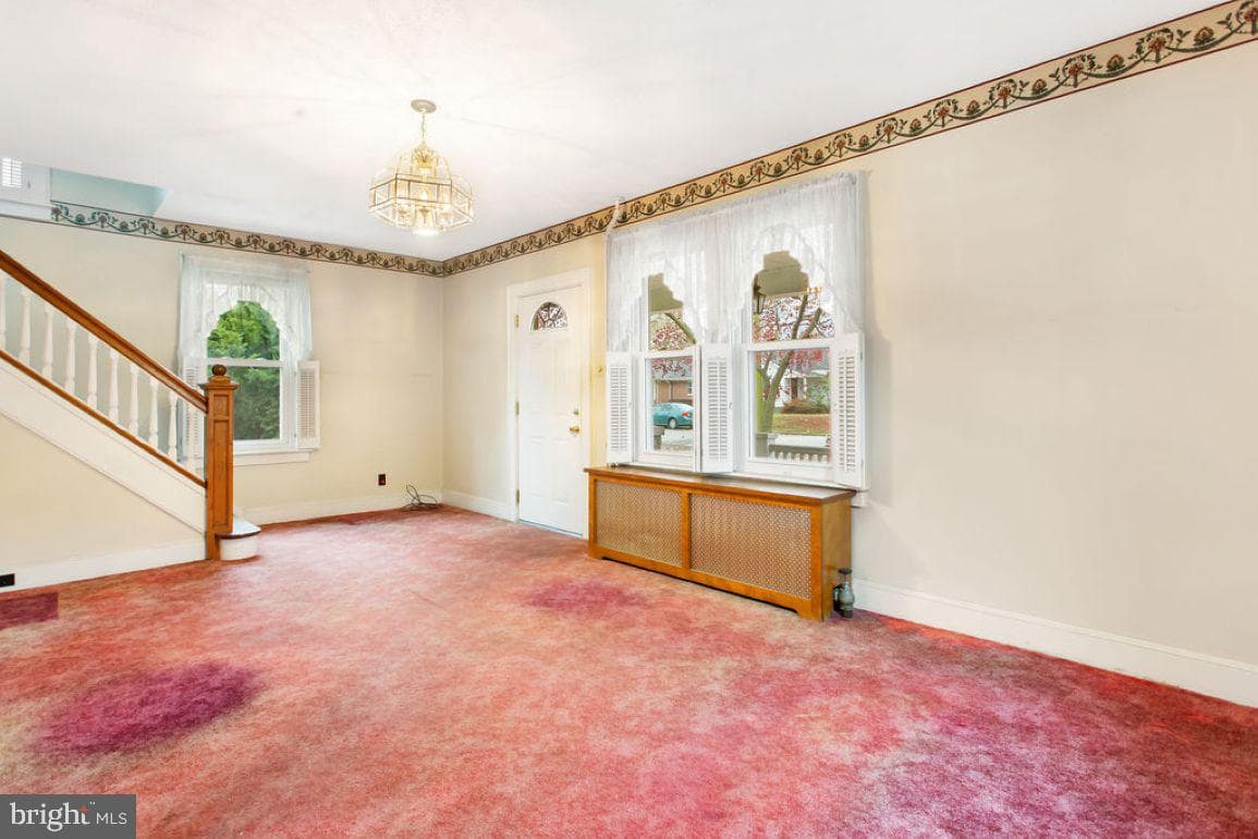 1215 E Walnut Street photo 3