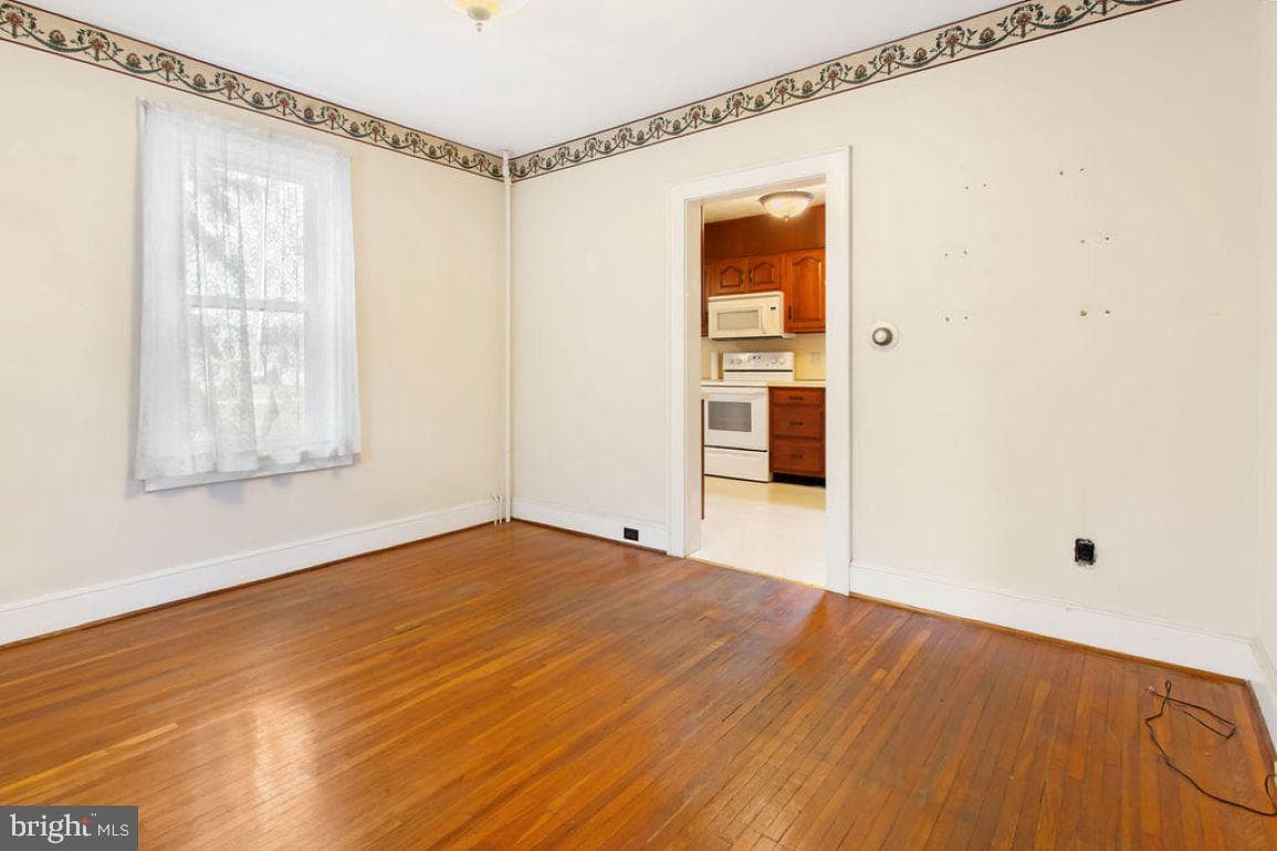 1215 E Walnut Street photo 7
