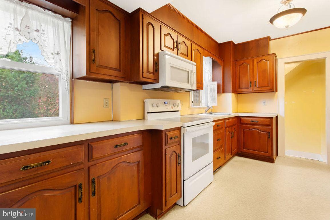 1215 E Walnut Street photo 9