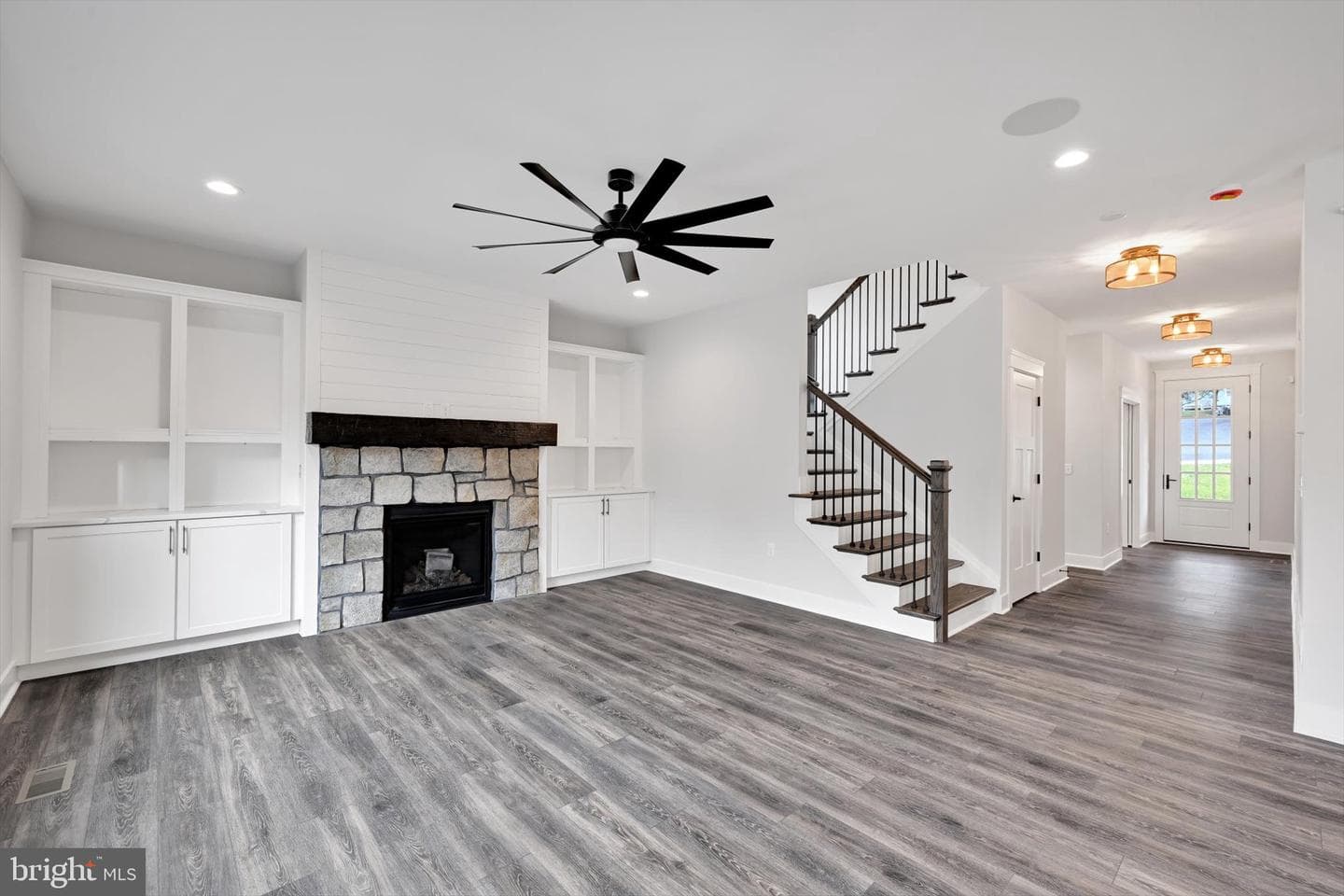4 Pine Tree Drive photo 8