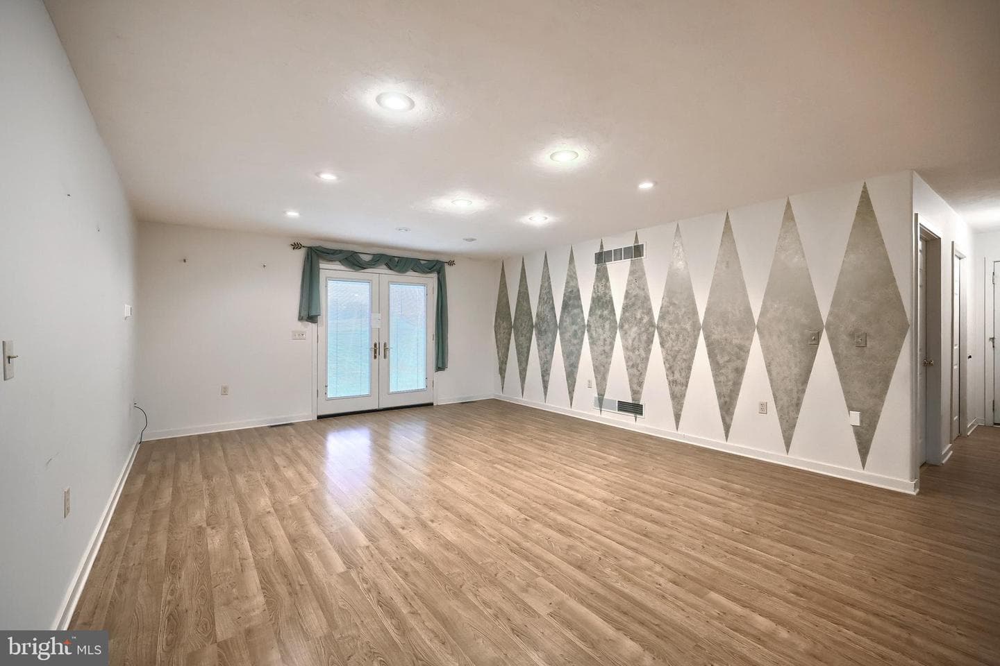 1317 Manor Road photo 16