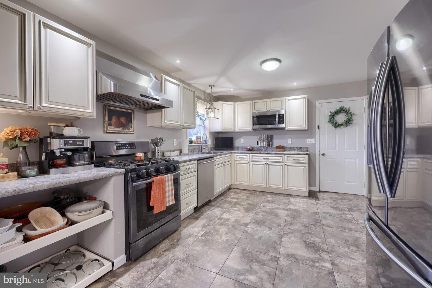 115 Abbey Drive photo 31