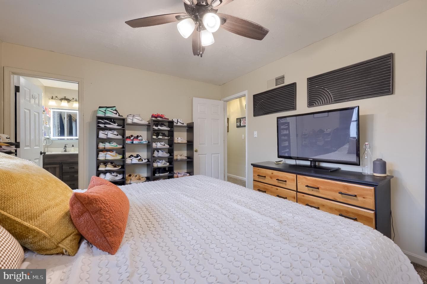 115 Abbey Drive photo 36