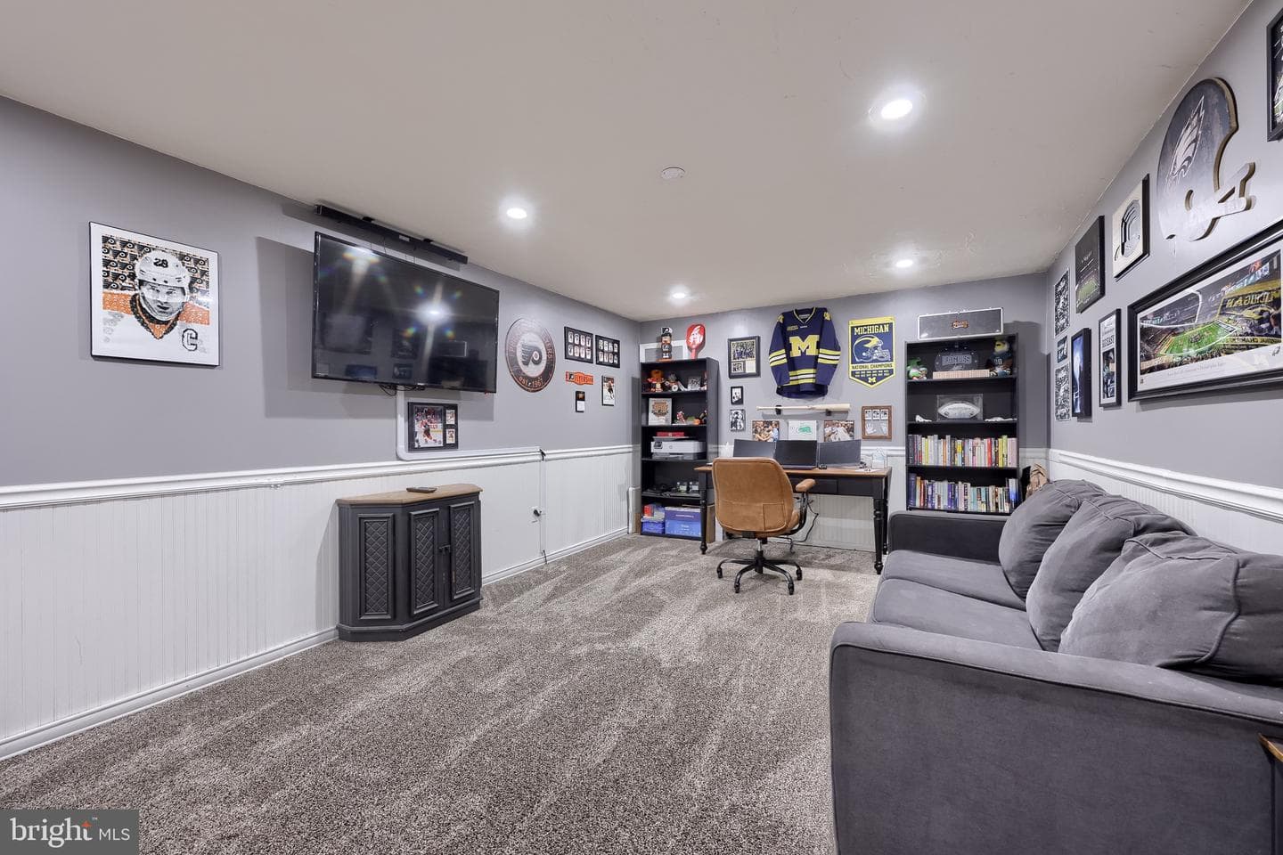 115 Abbey Drive photo 41