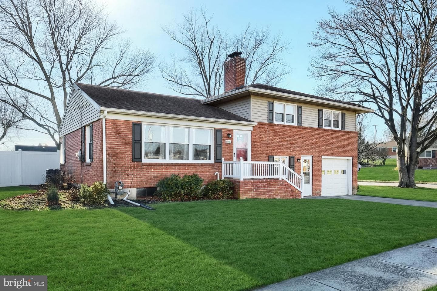 102 Pine Springs Boulevard photo 34