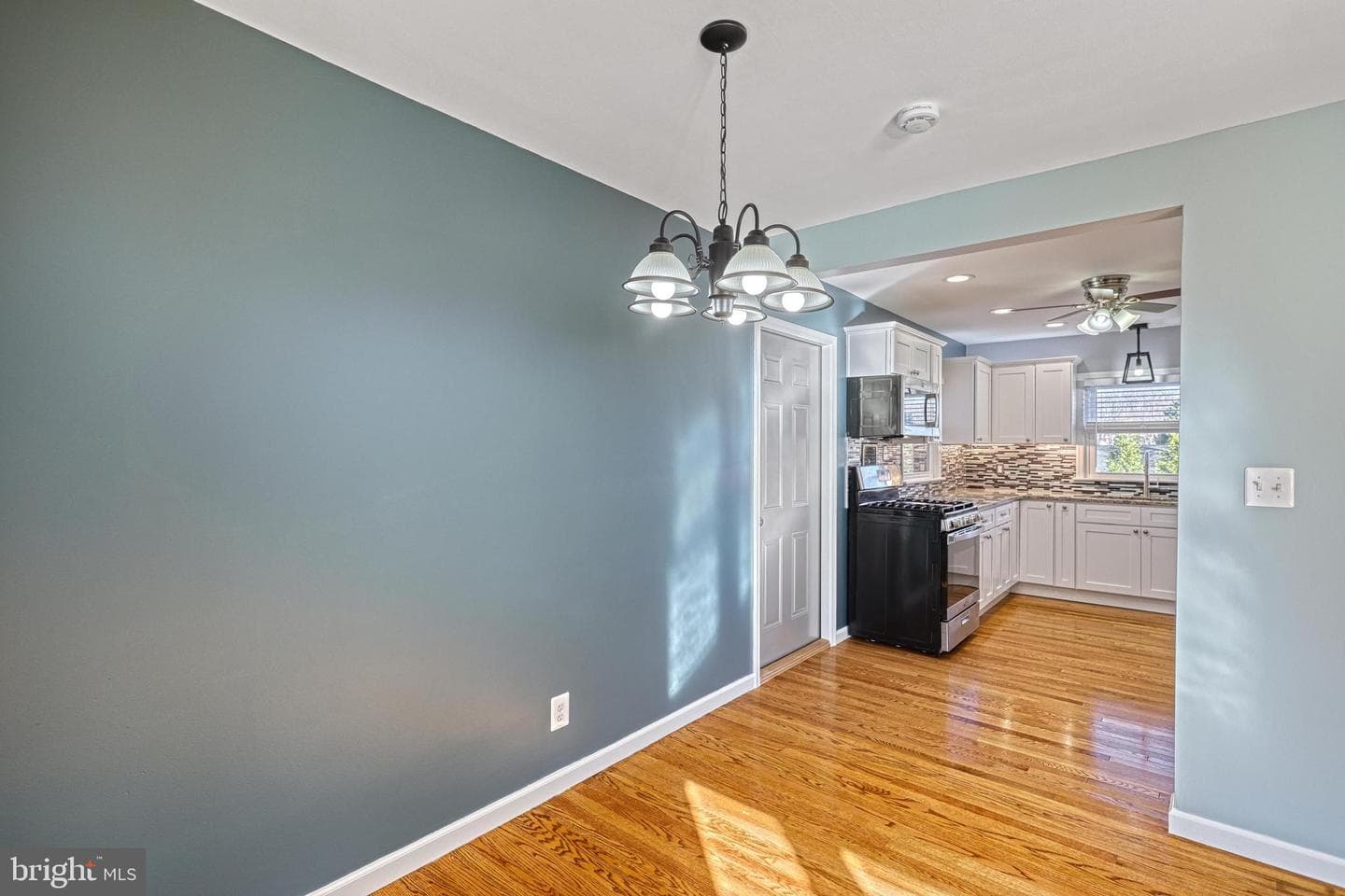 17 Charles Avenue photo 17