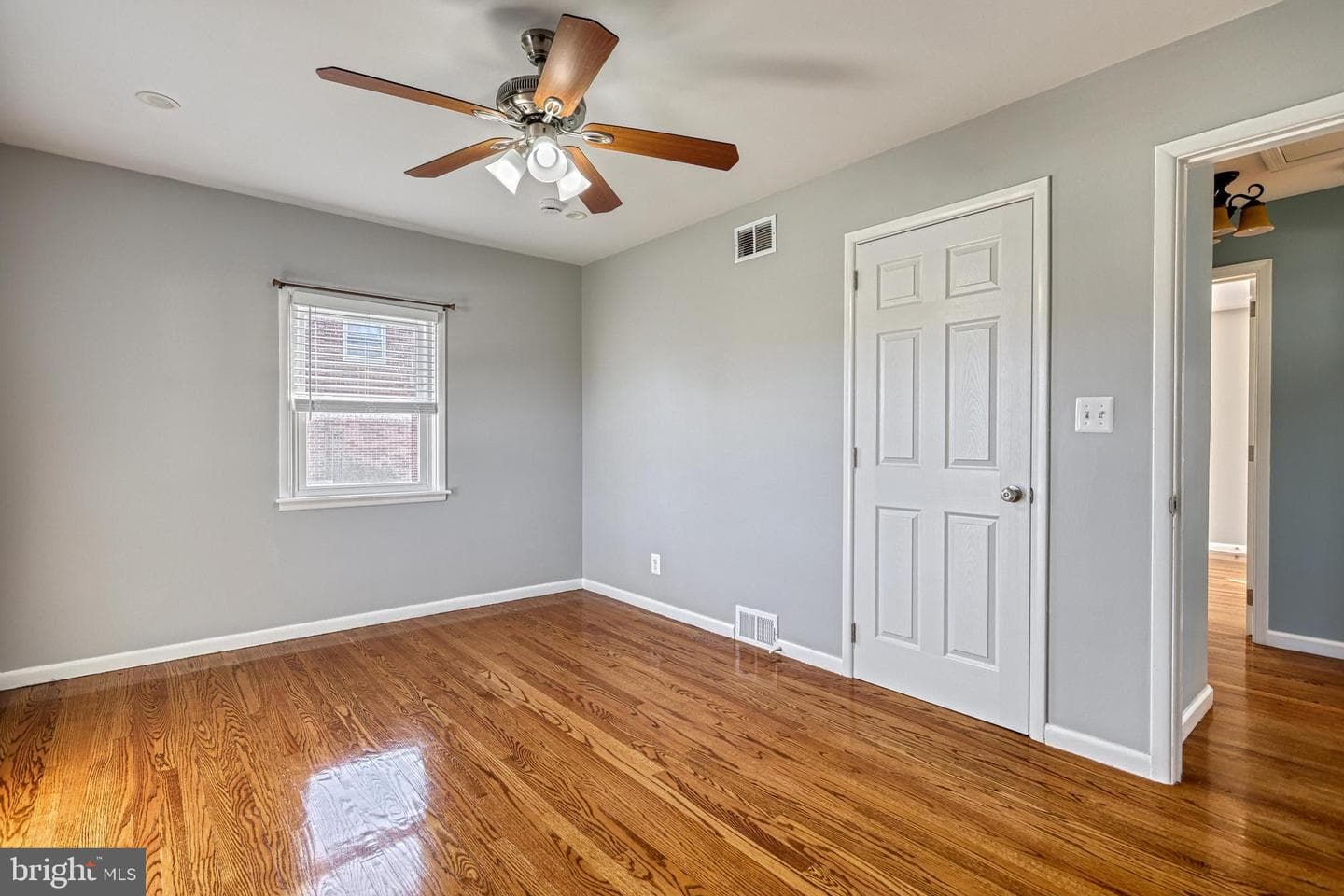17 Charles Avenue photo 18