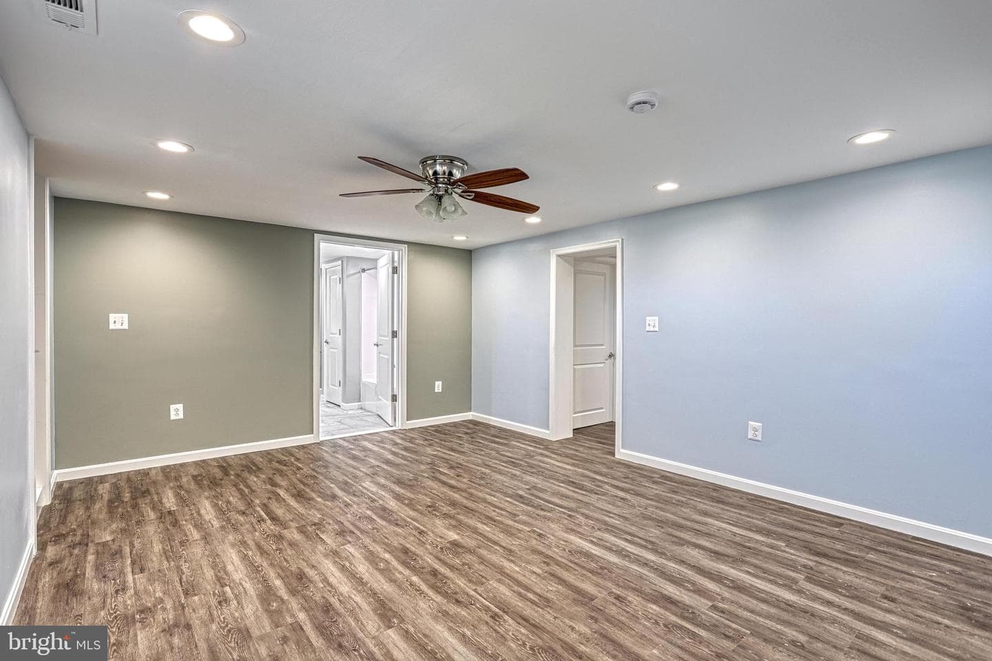17 Charles Avenue photo 30