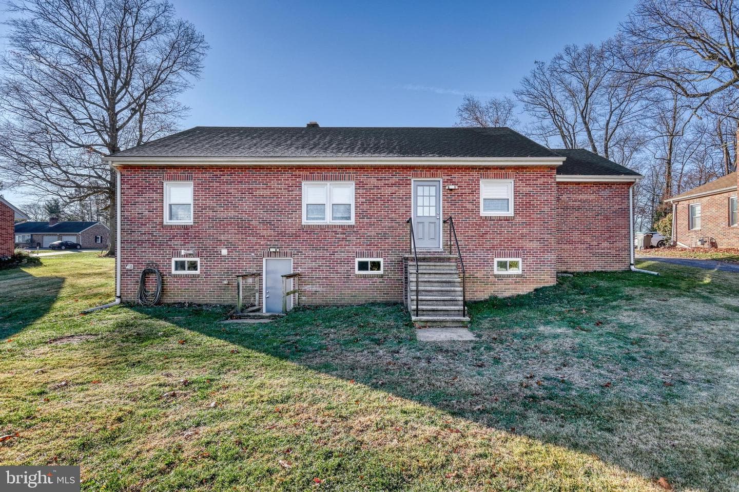 17 Charles Avenue photo 41