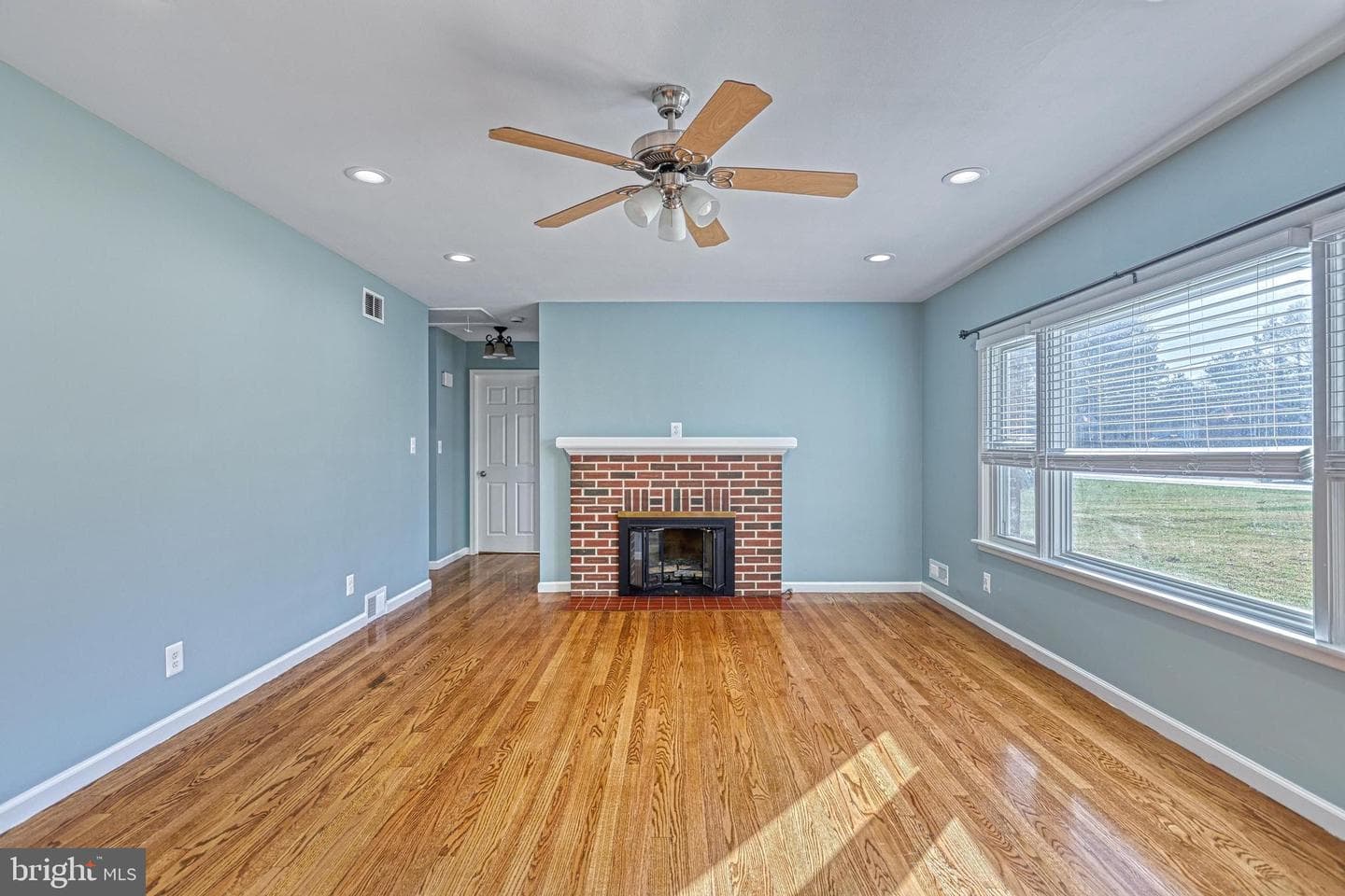 17 Charles Avenue photo 9