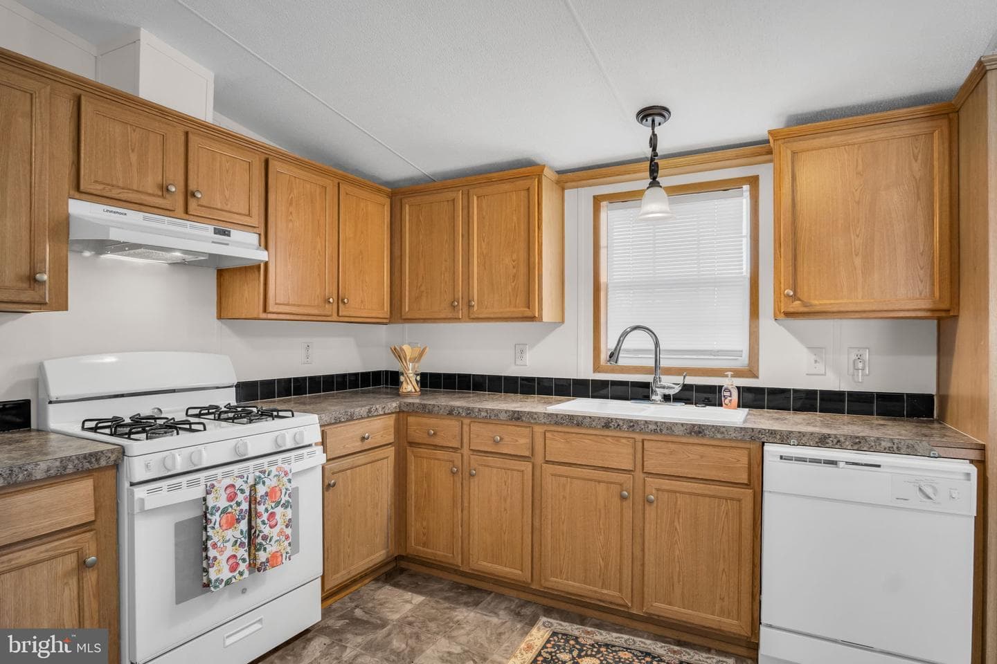 11 Tyler Drive photo 26