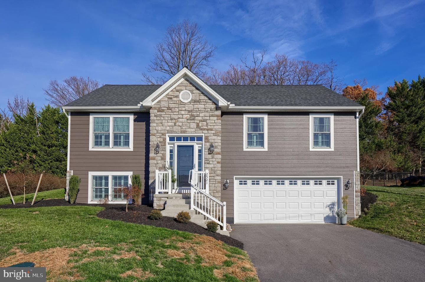 2521 Edgewood Lane photo 3