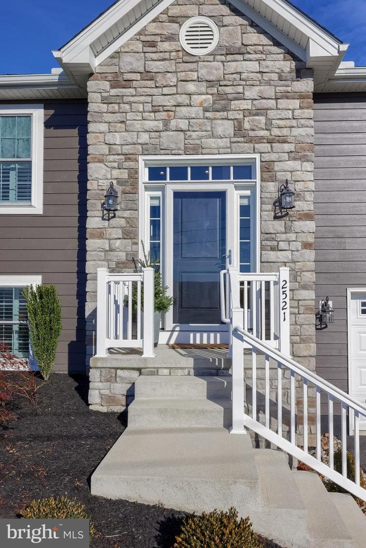 2521 Edgewood Lane photo 4