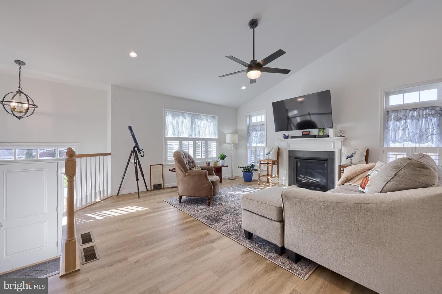 2521 Edgewood Lane photo 8