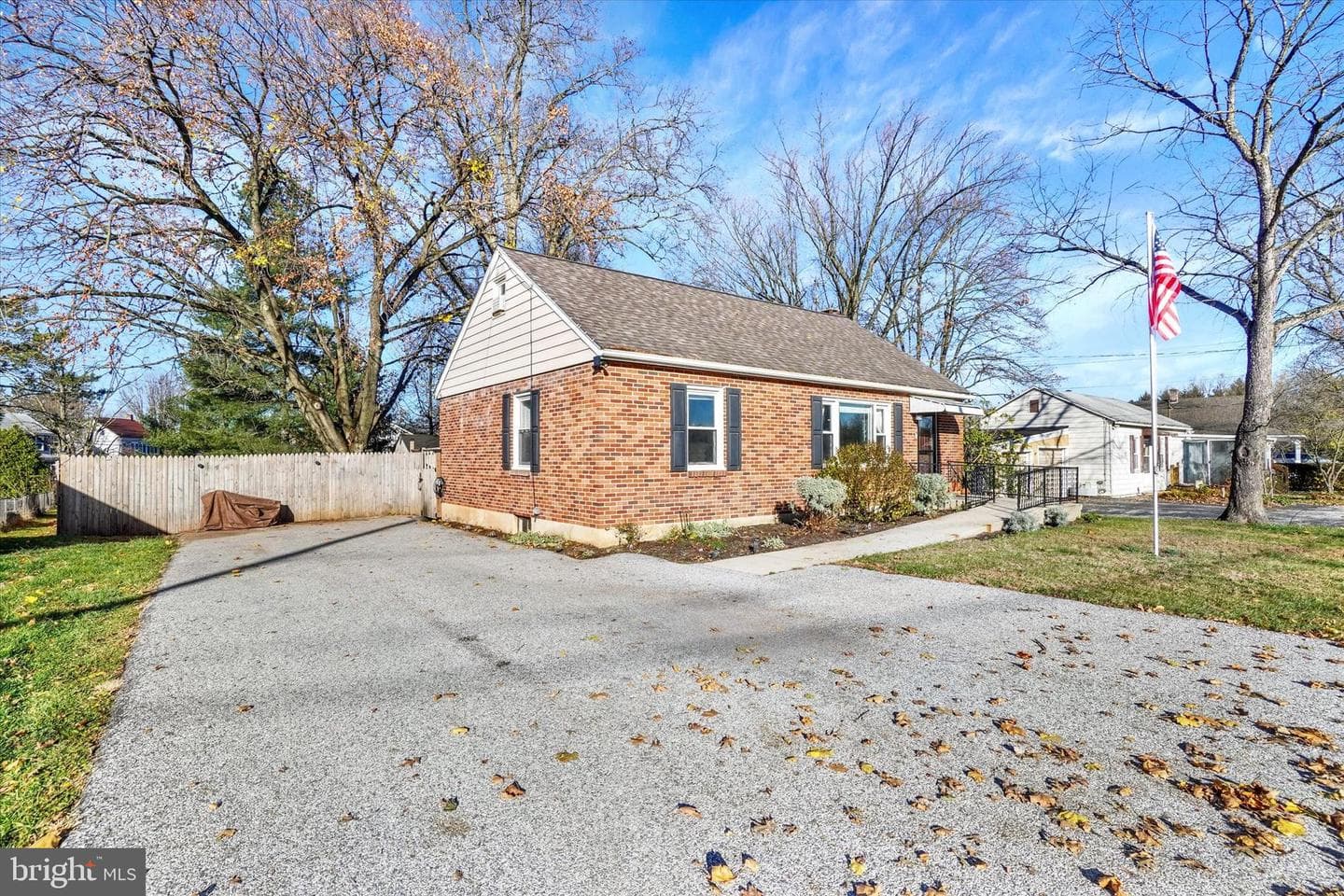 1095 Church Road photo 3