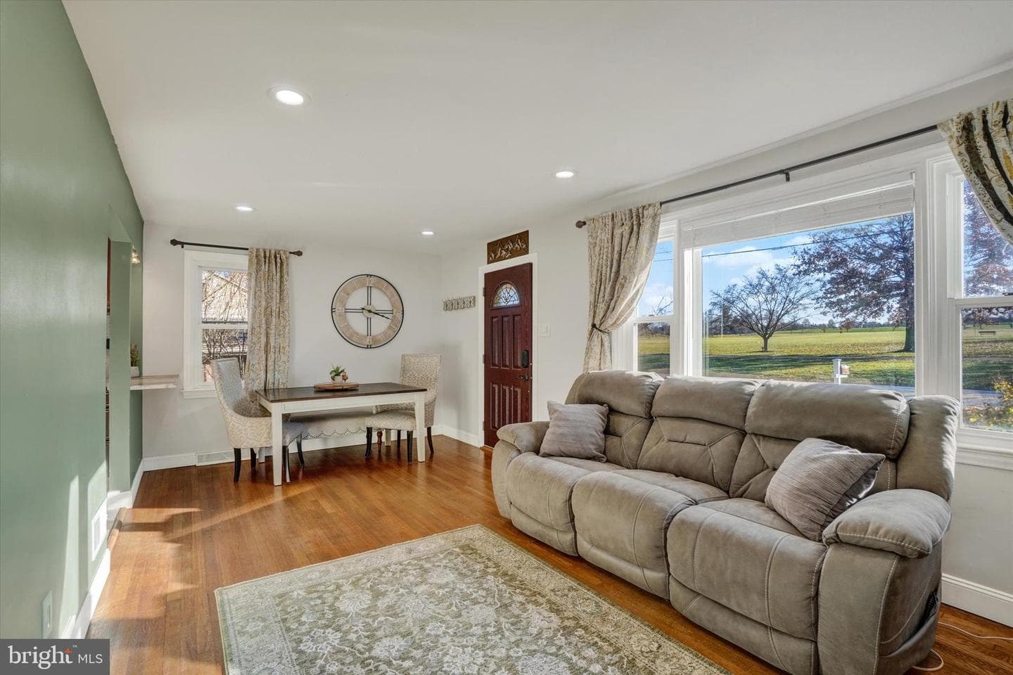 1095 Church Road photo 4