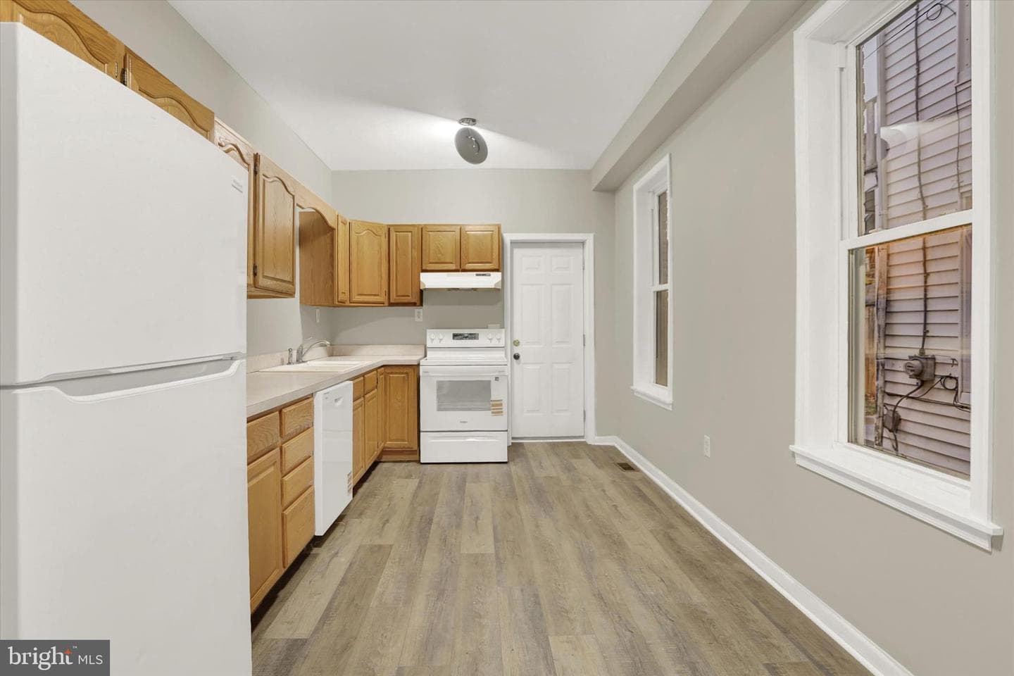 254 W Maple Street photo 7