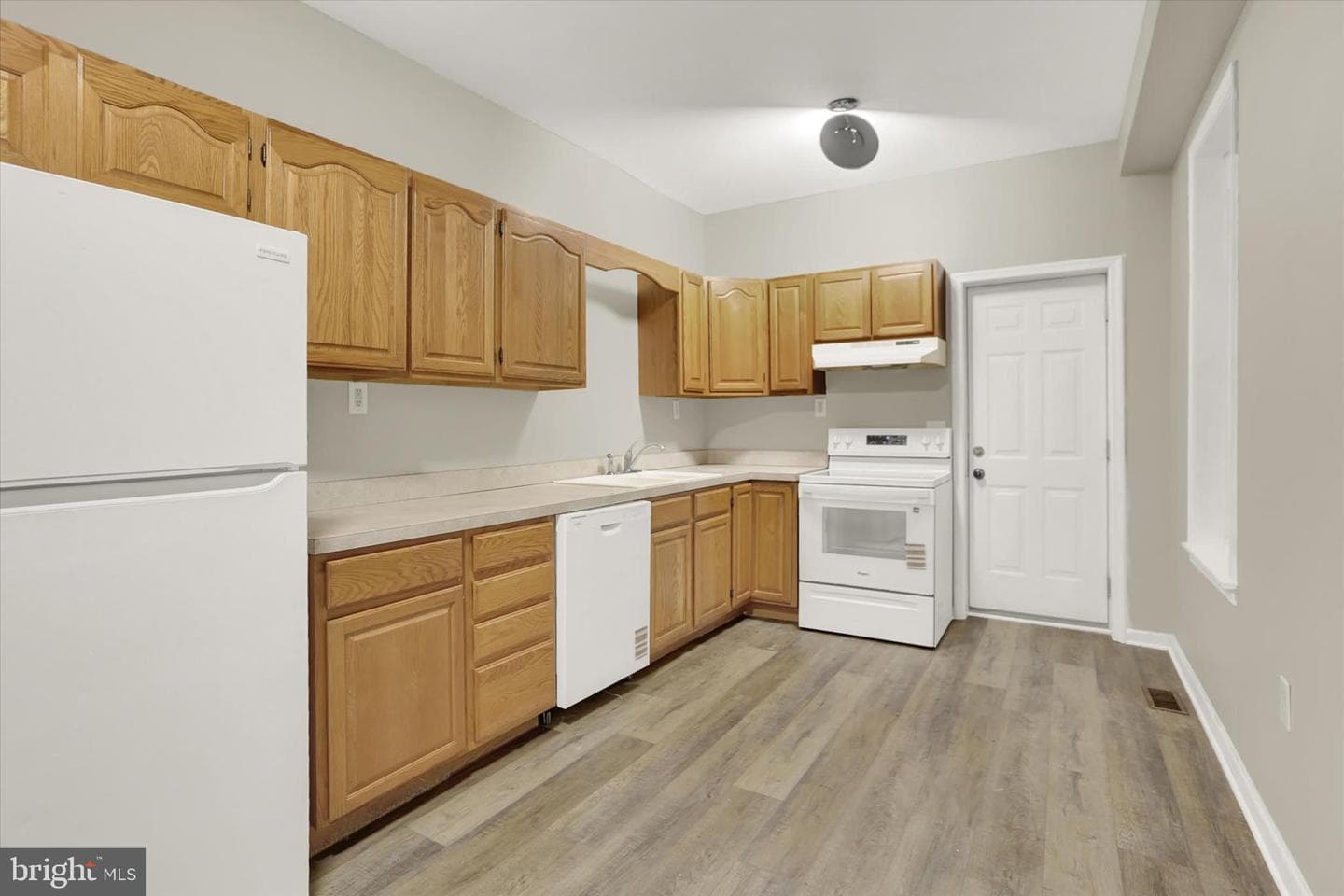 254 W Maple Street photo 8