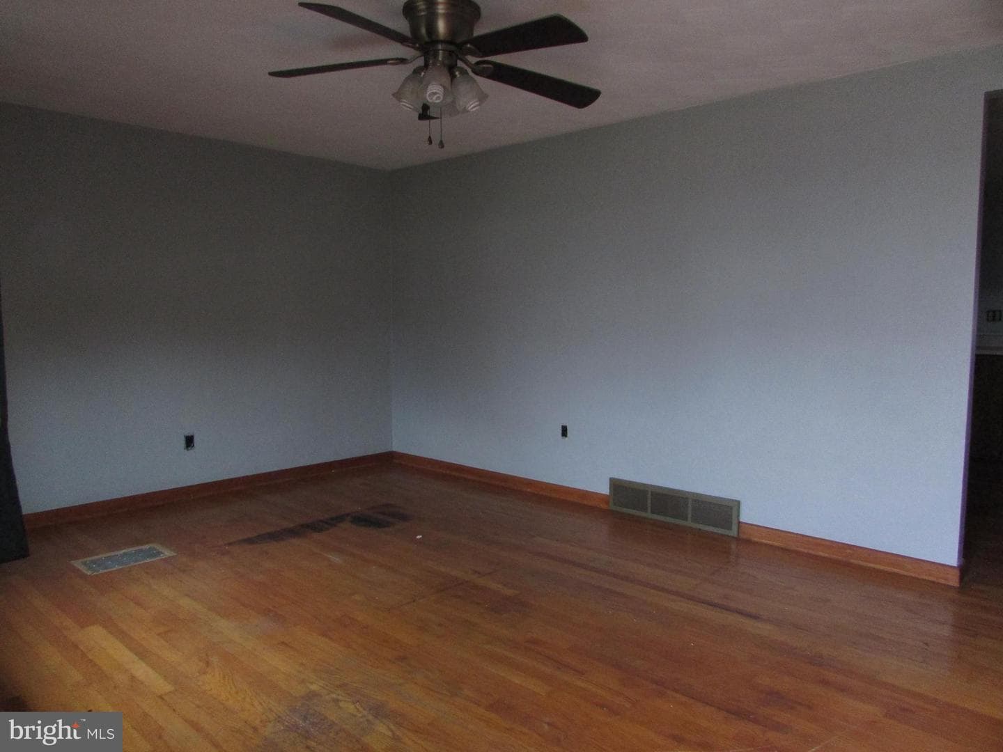 270 Rosedale Drive photo 2