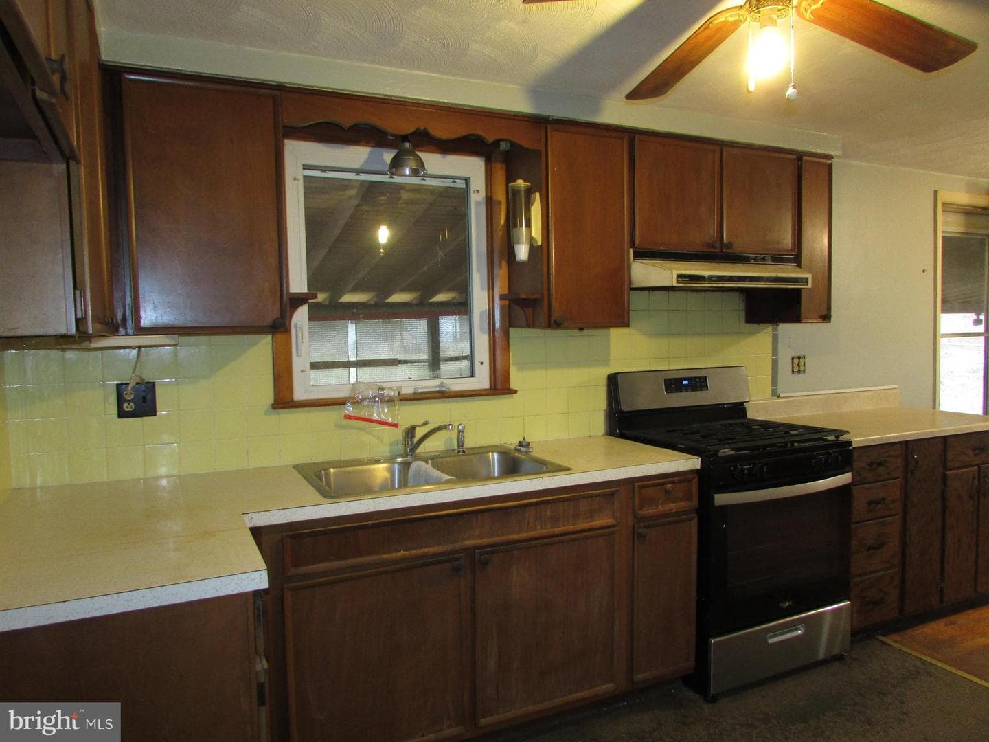 270 Rosedale Drive photo 7