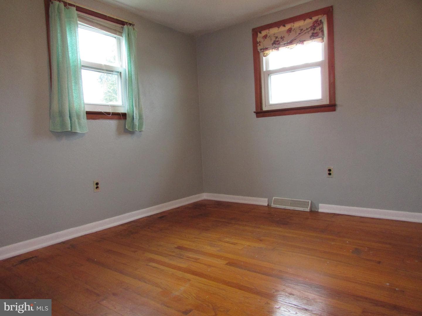 270 Rosedale Drive photo 8