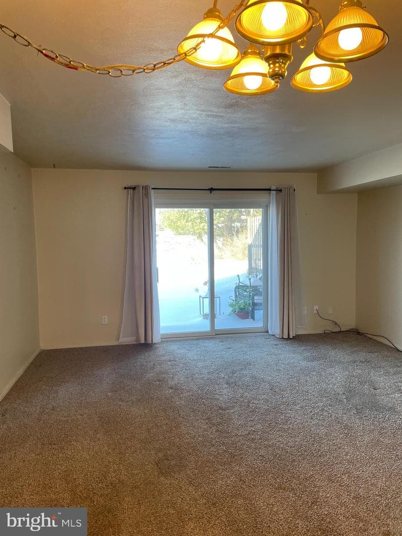 627 Colony Drive photo 3