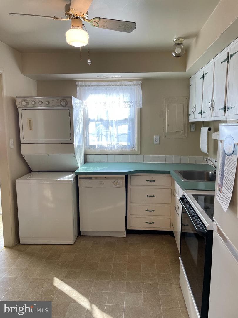 627 Colony Drive photo 5