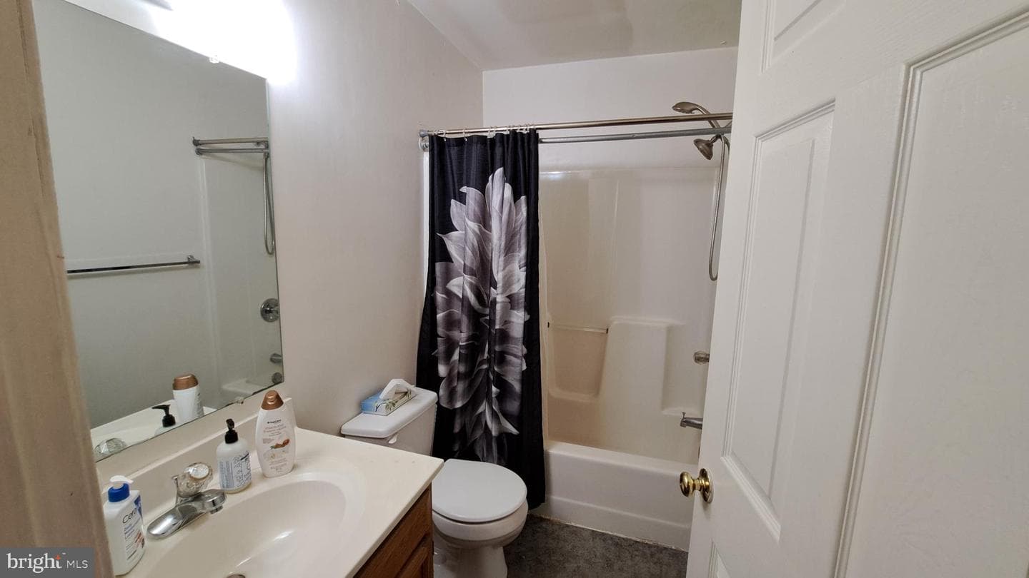 805 Donnelly Street photo 10