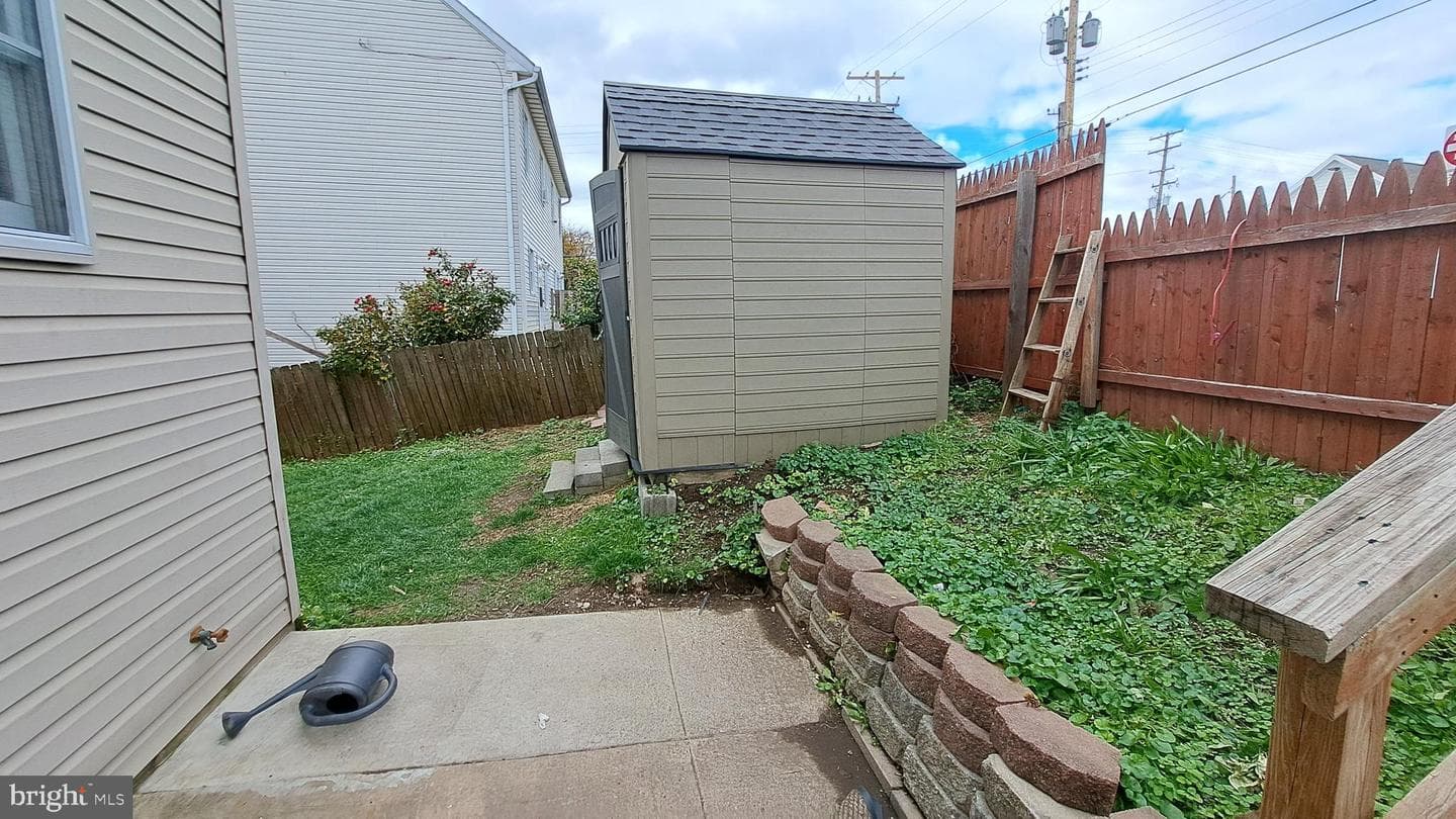805 Donnelly Street photo 13